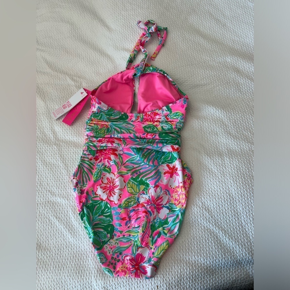LILLY PULITZER LEDGER HALTER ONE PIECE
MULTI JOURNEY TO THE JUNGLE SWIMSUIT NWT - Picture 11 of 16